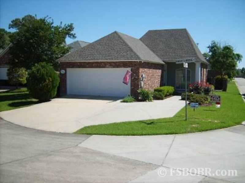 Beautiful home in St. Regis Place 10102 Knights Bridge Court, Baton Rouge LA